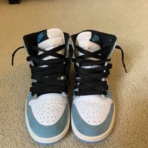 Jordan 1 University blue